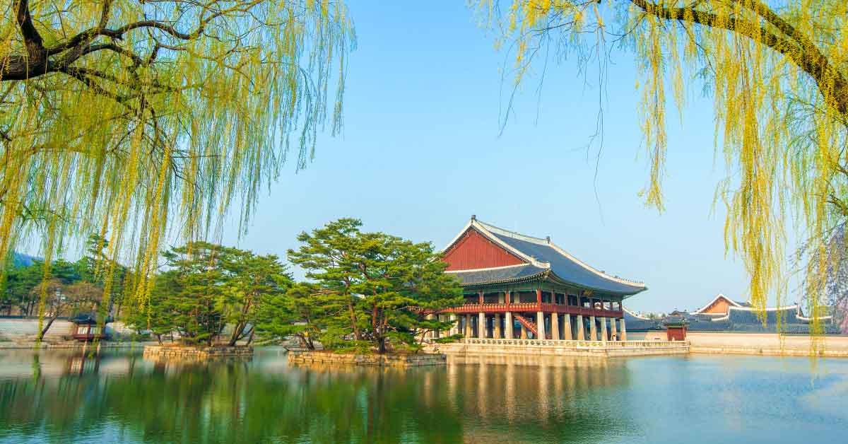 Seokchon Lake